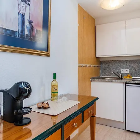 Private Studio Pyr By The Beach Promenade - Shared Pool Available Fuengirola Exterior photo