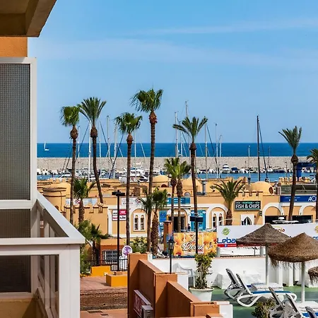 Private Studio Pyr By The Beach Promenade - Shared Pool Available Fuengirola Exterior photo